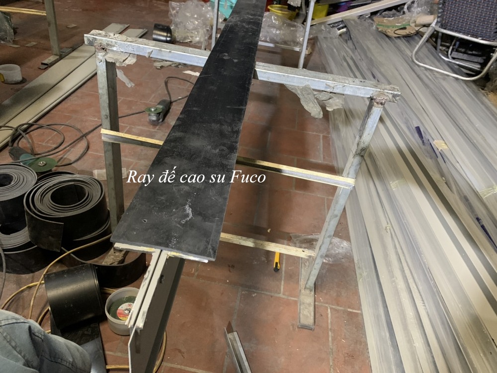 Giá cửa cuốn siêu trường 