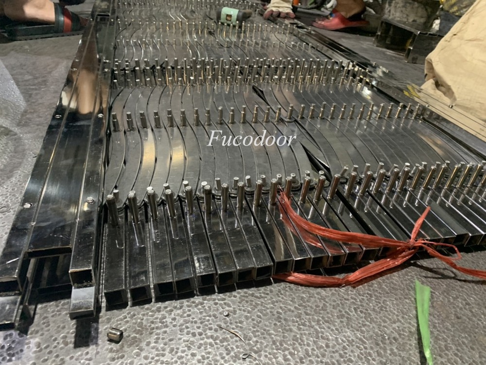 Cửa xếp INOX hộp 20x20 INOX 304 không lá