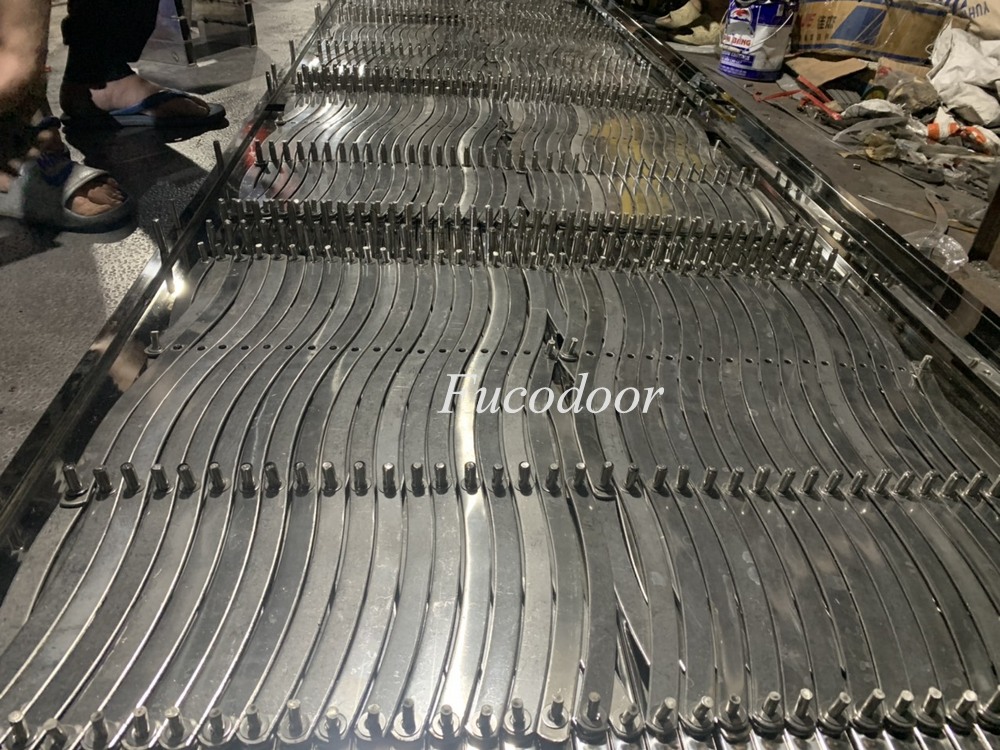 Cửa xếp INOX hộp 20x20 INOX 304 không lá
