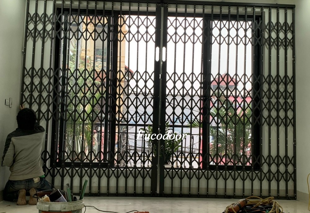 Cửa xếp U đúc sơn tĩnh điện không lá