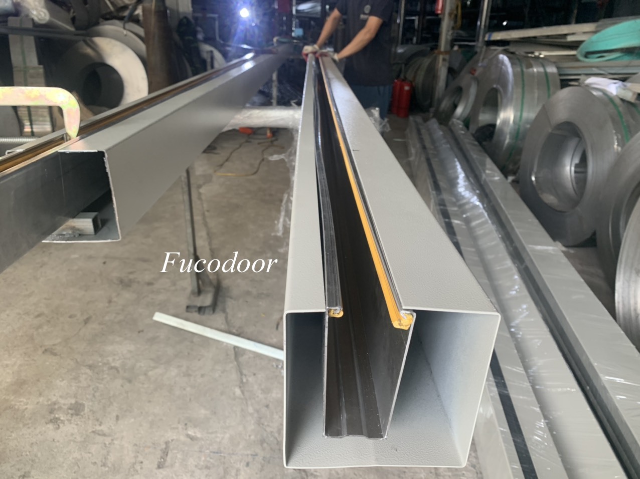 Cửa cuốn siêu trường giải pháp cho cửa kích thước lớn