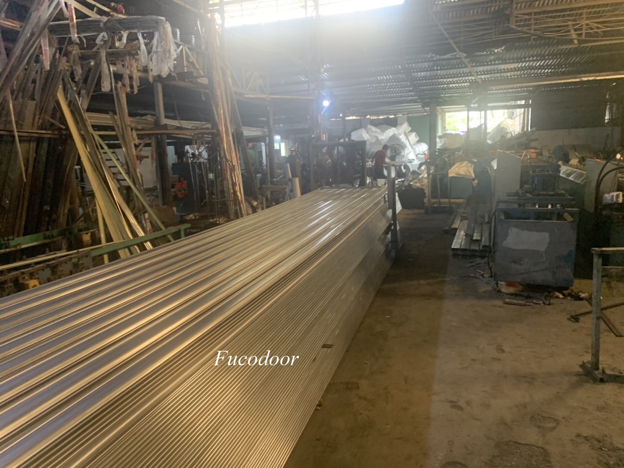 Cửa cuốn siêu trường giải pháp cho cửa kích thước lớn