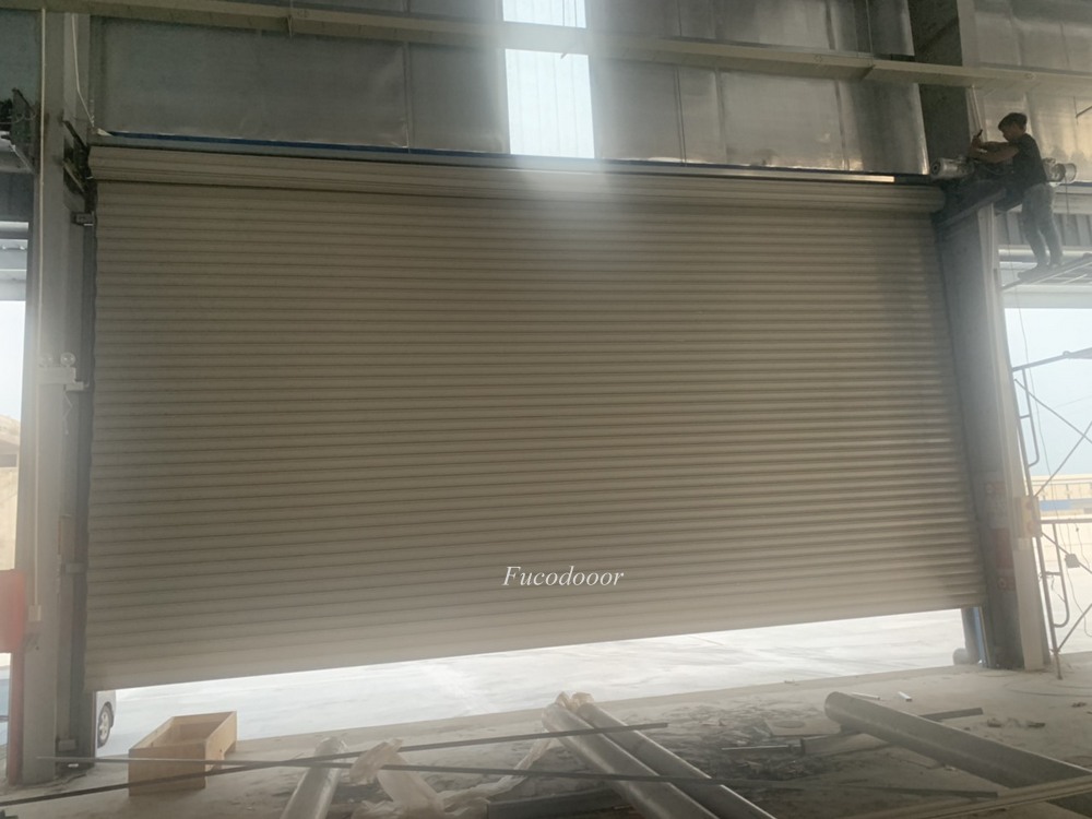 Cửa cuốn siêu trường giải pháp cho cửa kích thước lớn