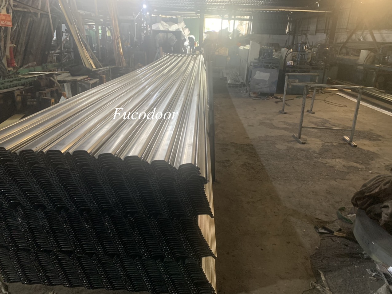 Cửa cuốn siêu trường giải pháp cho cửa kích thước lớn