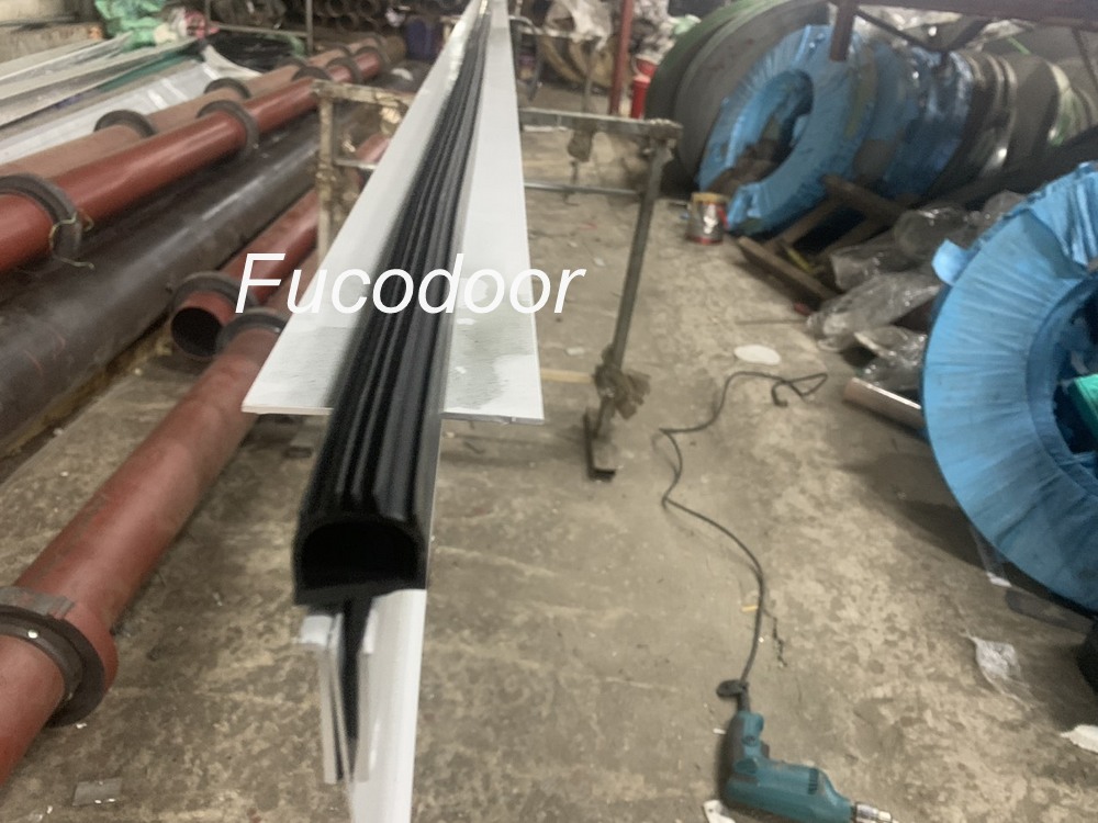 Cửa cuốn siêu trường giải pháp cho cửa kích thước lớn