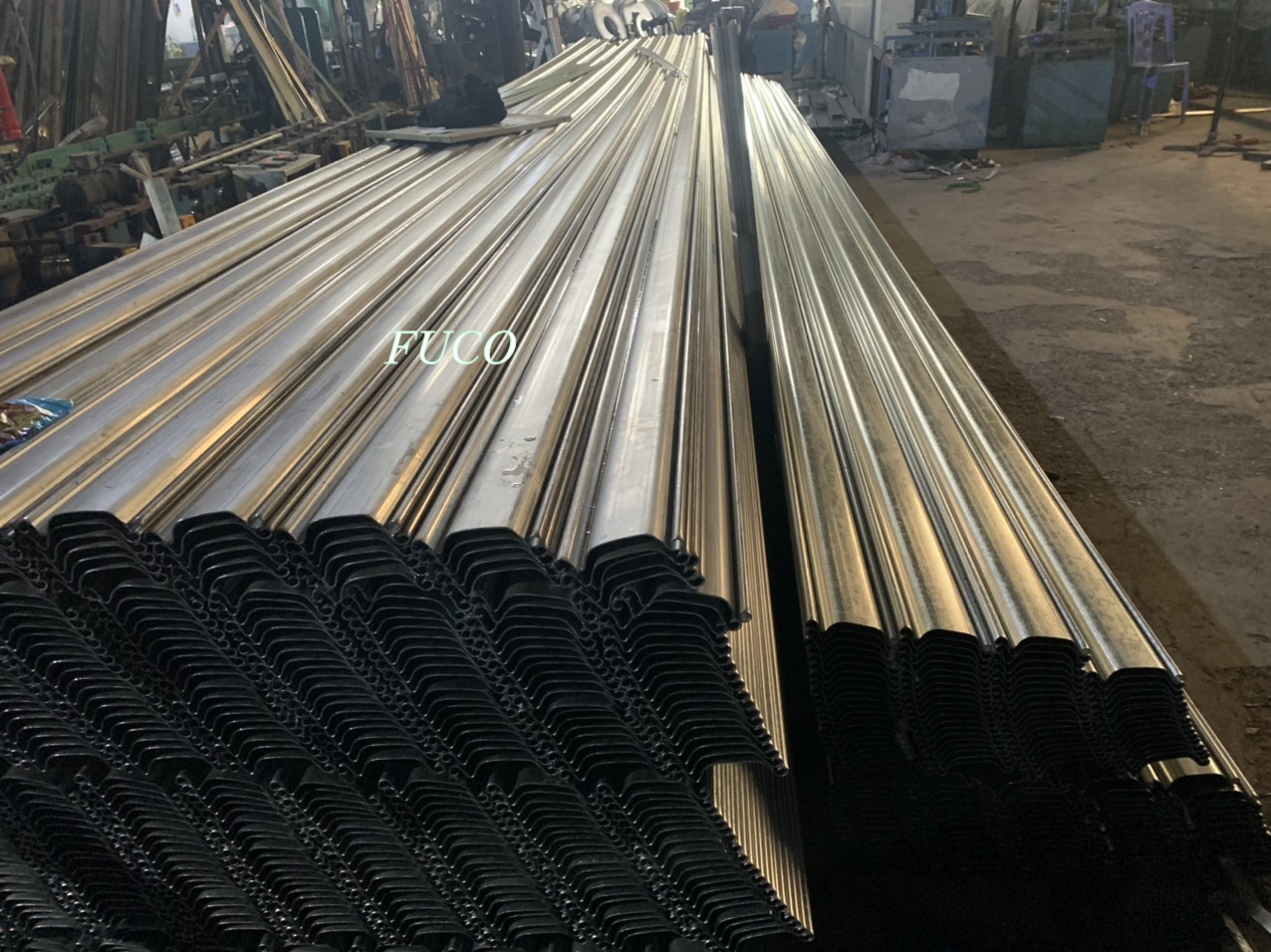 Cửa cuốn siêu trường sơn tĩnh điện dầy 1.2ly