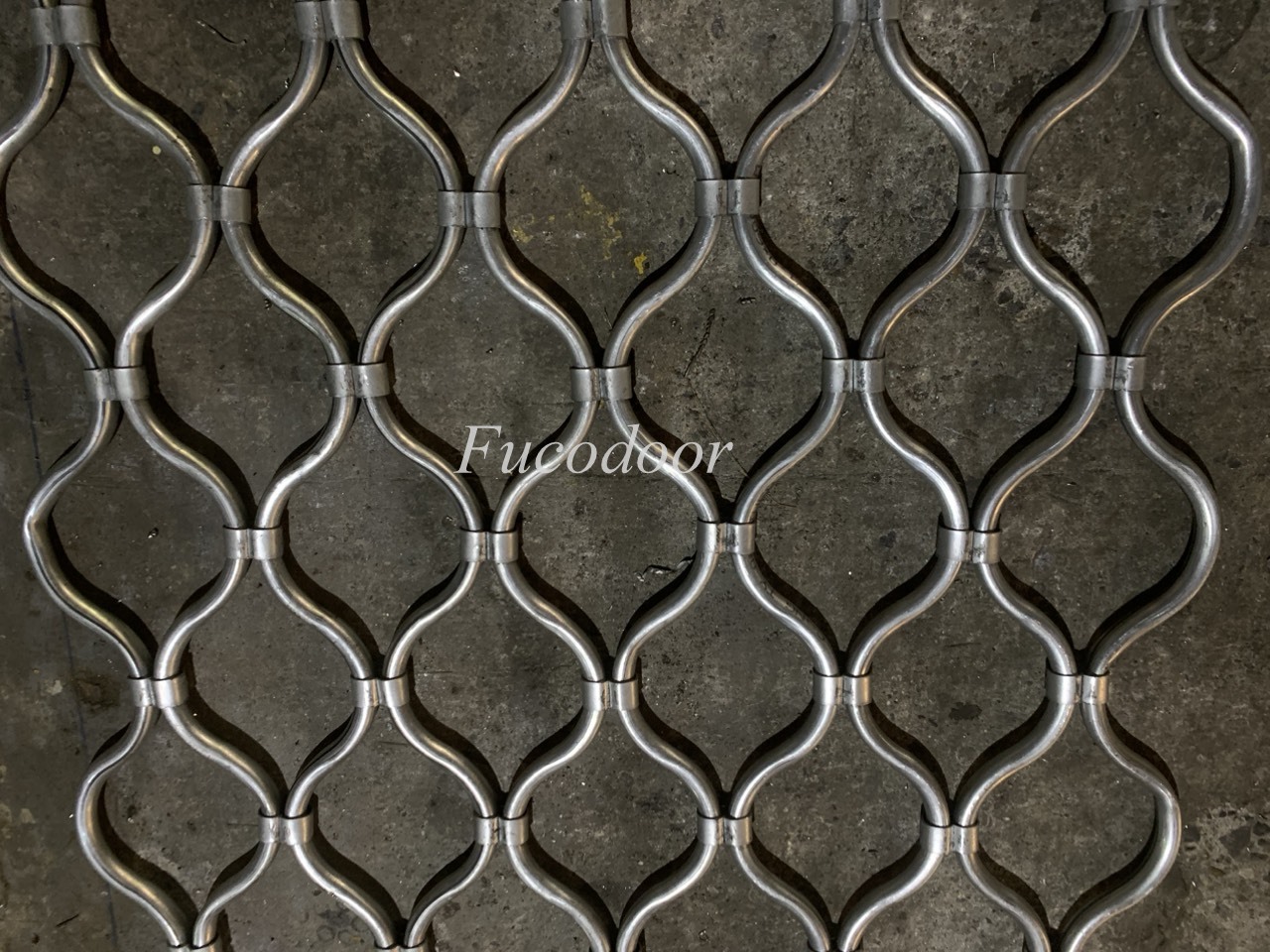 Cung cấp cửa cuốn mắt lưới hệ thống siêu thị Điện Máy Xanh