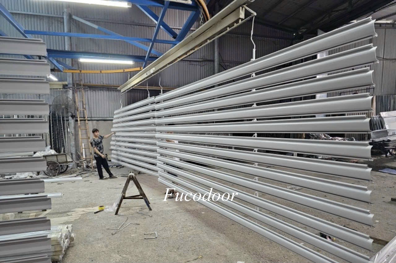 Cửa cuốn siêu trường sơn tĩnh điện dầy 1.3ly
