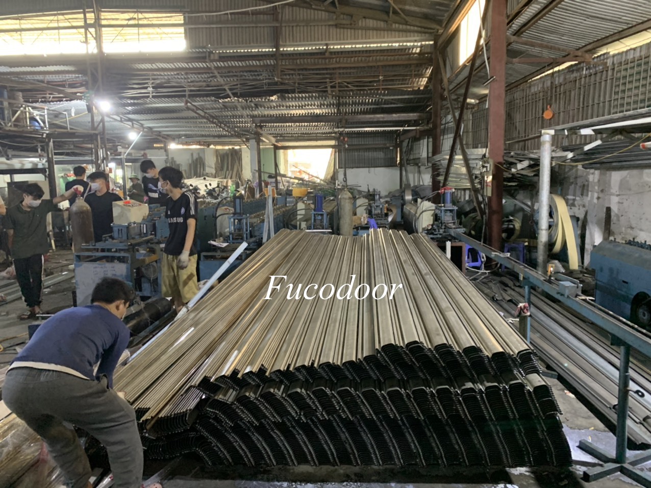 Cửa cuốn siêu trường sơn tĩnh điện dầy 1.1ly