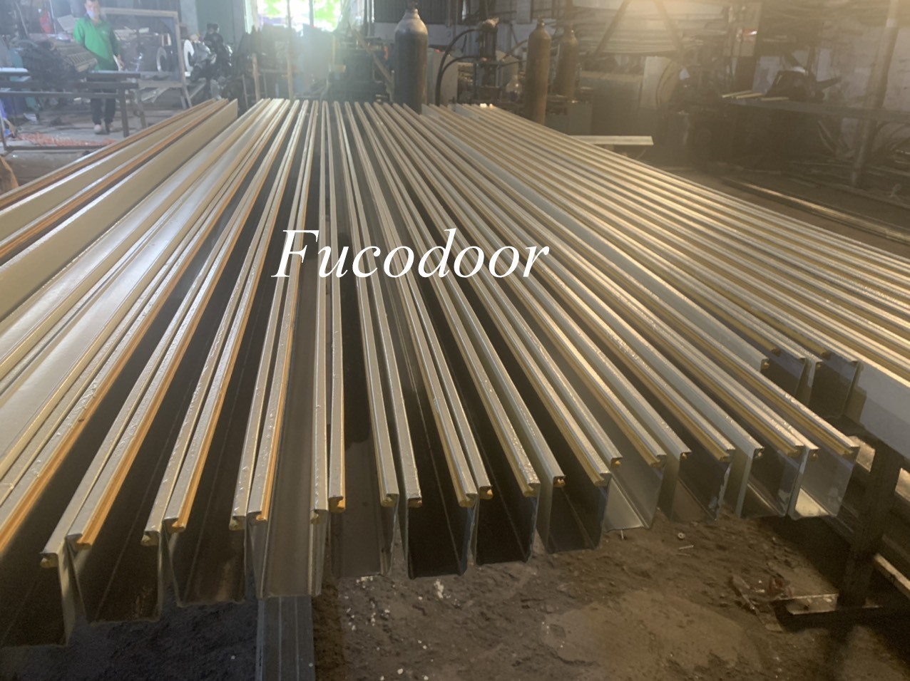 Cửa cuốn siêu trường sơn tĩnh điện dầy 1.6ly