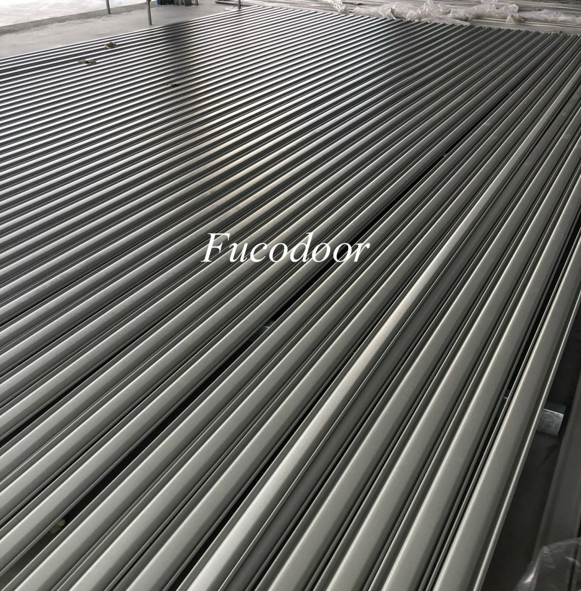 Cửa cuốn siêu trường sơn tĩnh điện dầy 1.6ly