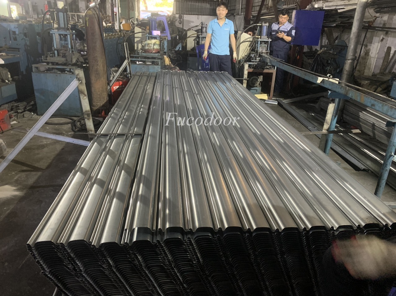 Cửa cuốn siêu trường sơn tĩnh điện dầy 1ly