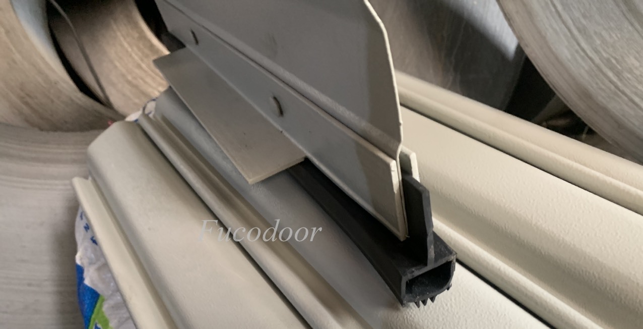 Cửa cuốn song ngang hộp 20x20 INOX 304