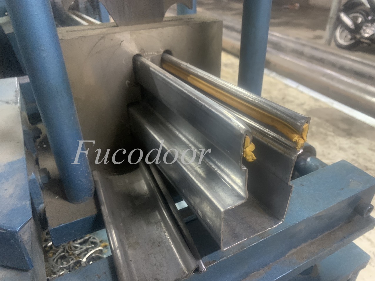 Cửa cuốn siêu trường sơn tĩnh điện dầy 1.4ly
