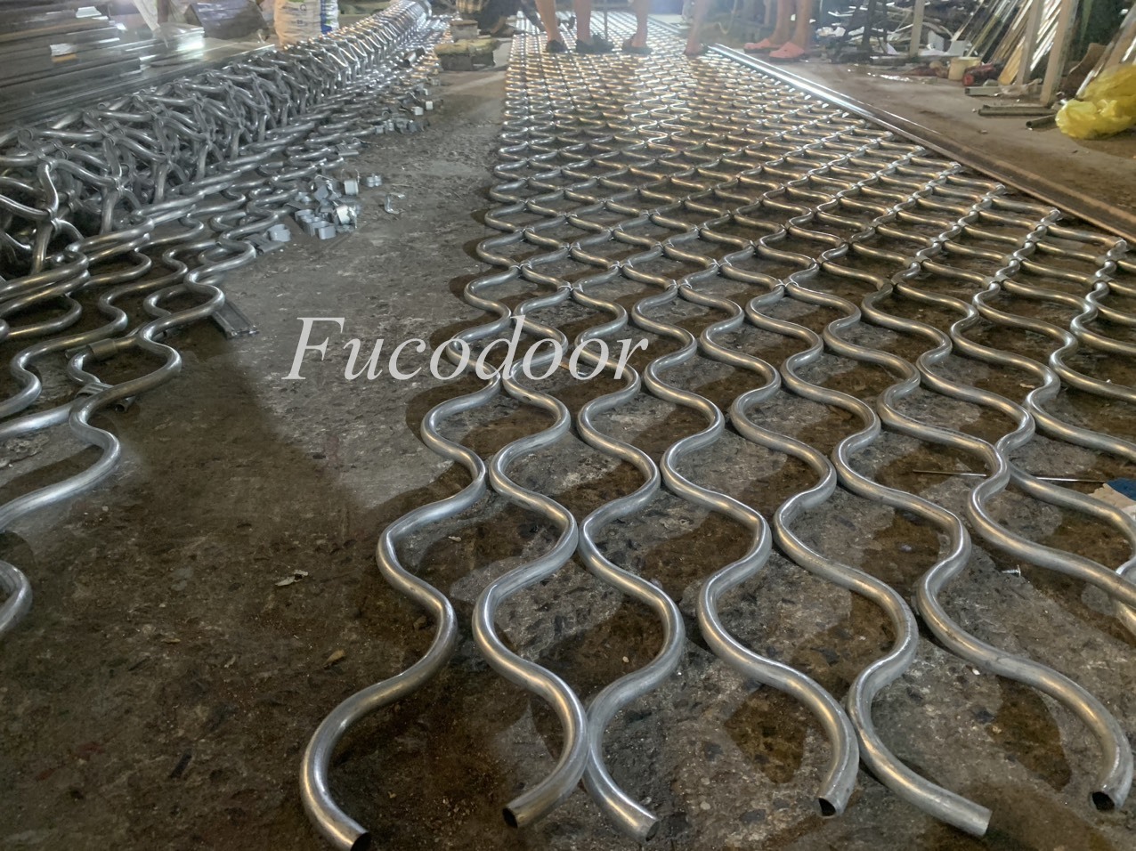 Cung cấp cửa cuốn mắt lưới hệ thống siêu thị Điện Máy Xanh