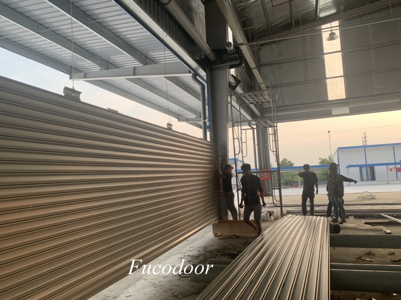 Cửa cuốn siêu trường sơn tĩnh điện dầy 1.5ly