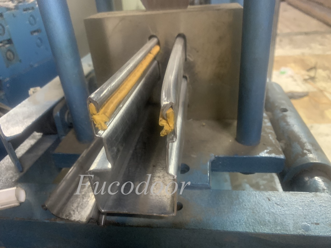 Cửa cuốn siêu trường INOX độ dầy 1.2ly