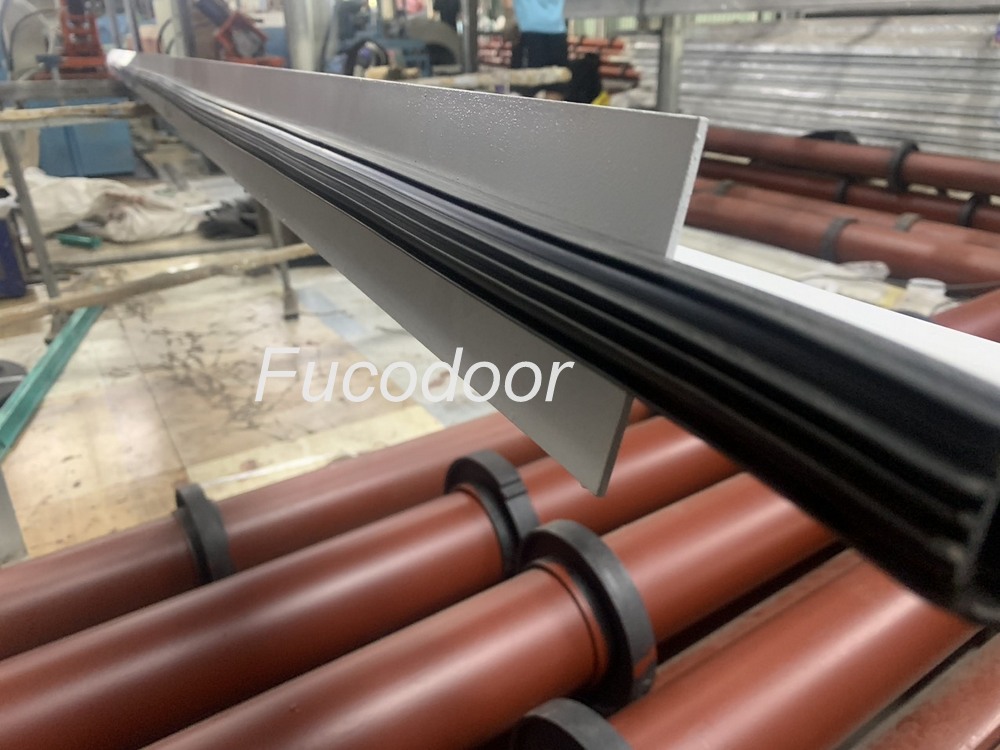 Cửa cuốn siêu trường sơn tĩnh điện dầy 1.1mm