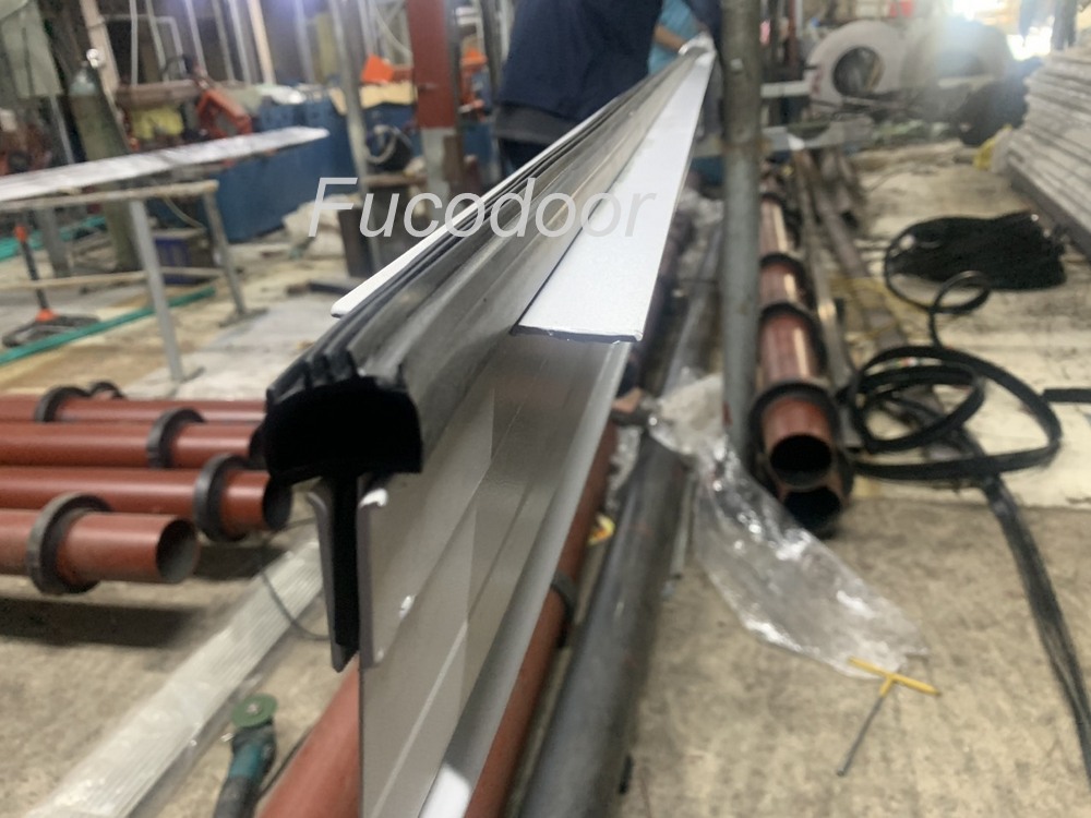 Cửa cuốn siêu trường sơn tĩnh điện dầy 1ly