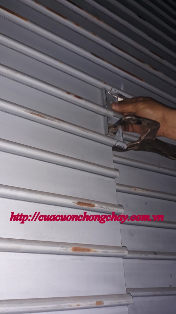 thiết kế cửa phụ cửa cuốn ngăn cháy