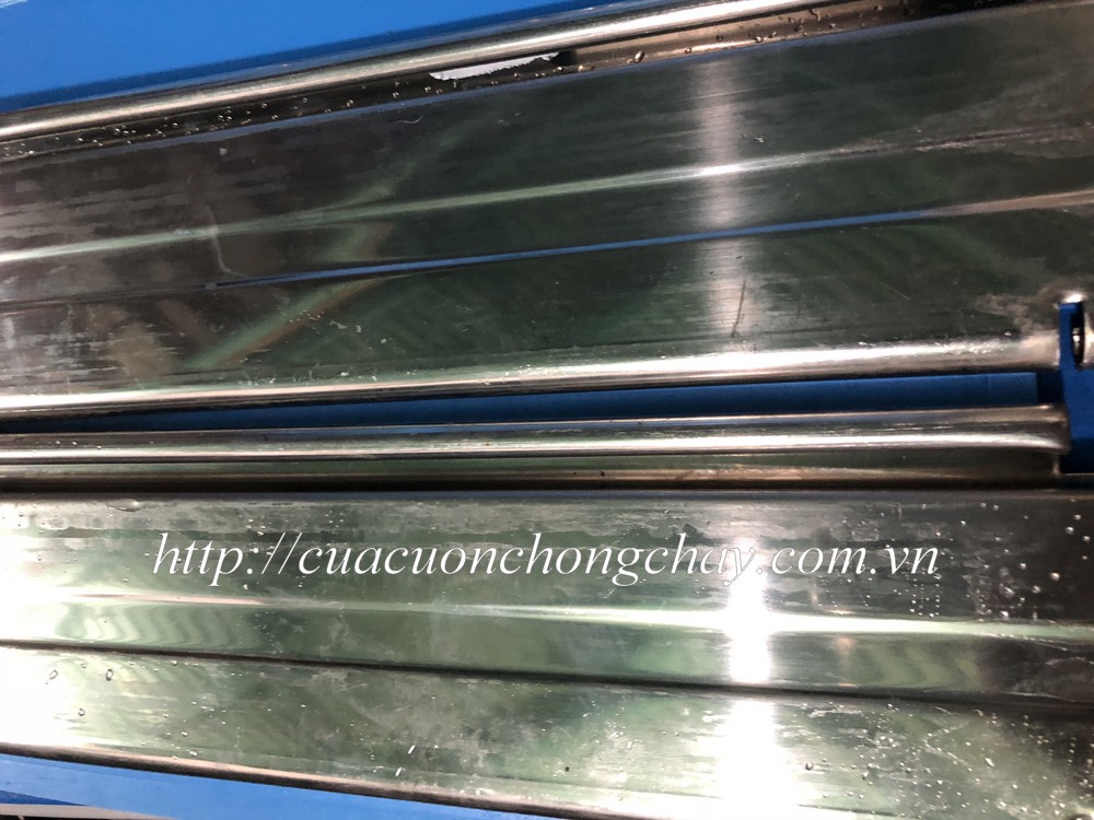 cửa cuốn chống cháy 2 lớp inox