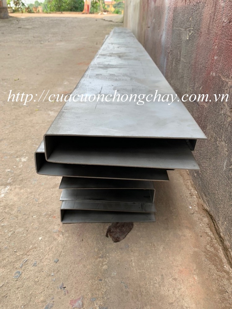 ray cửa cuốn chống cháy rộng 12m
