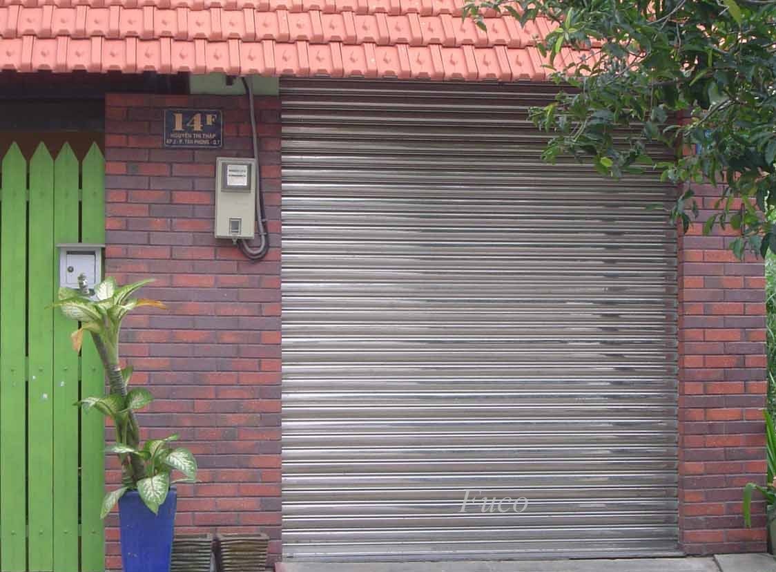 cửa cuốn inox
