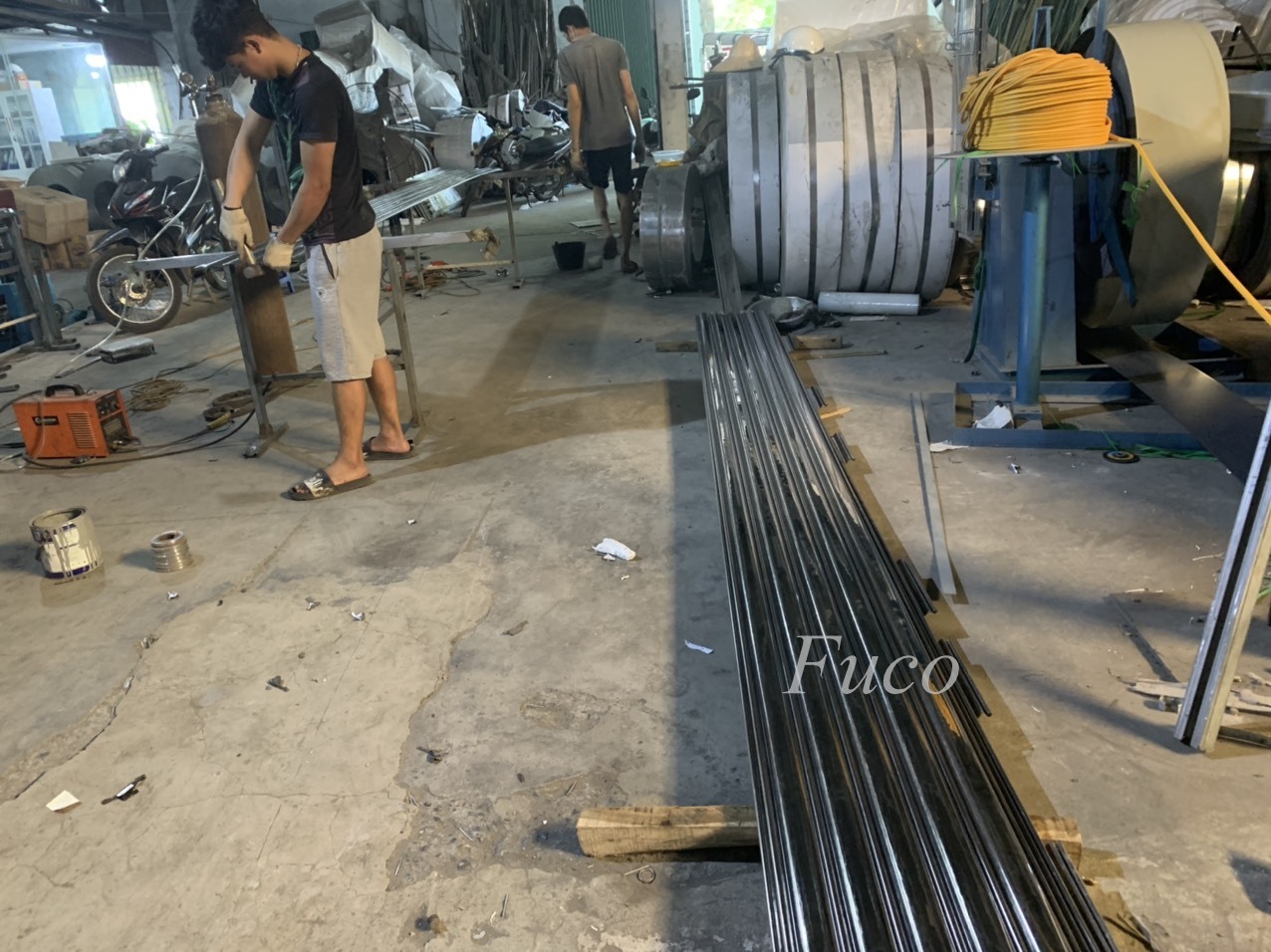 cửa cuốn inox