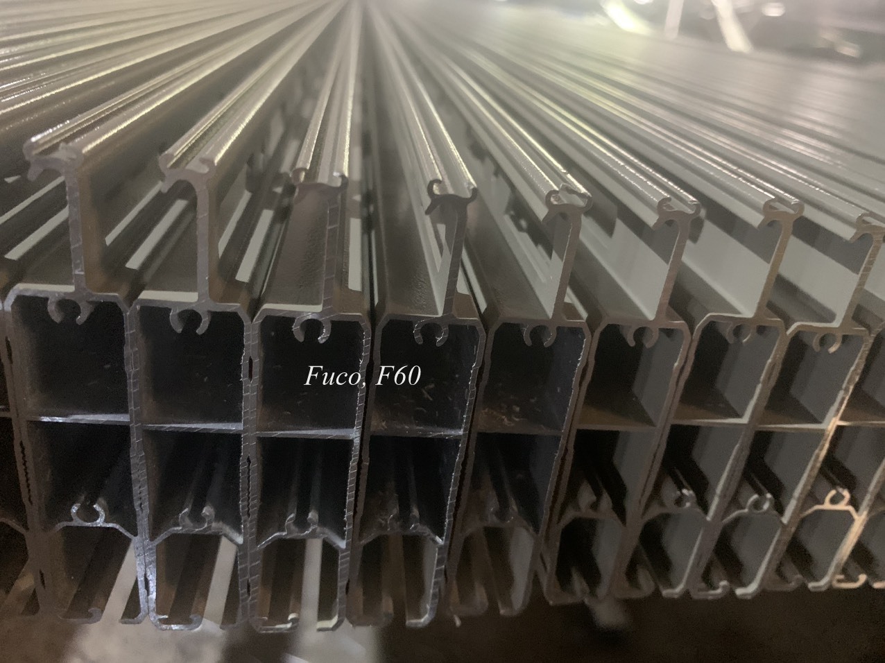 mẫu cửa cuốn khe thoáng nhôm, công nghệ Đức Fuco, mẫu F60