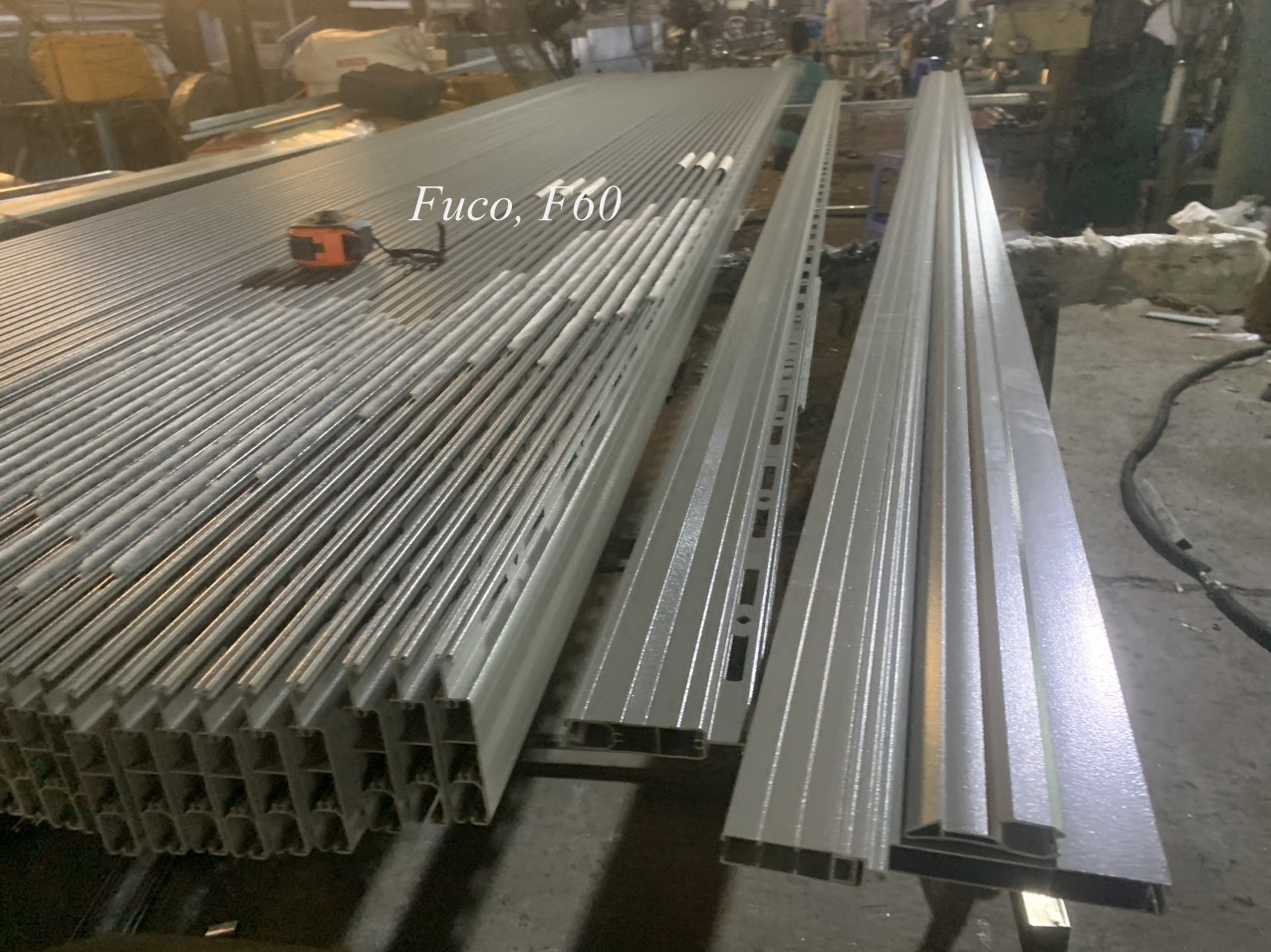 mẫu cửa cuốn khe thoáng nhôm, công nghệ Đức Fuco, mẫu F60
