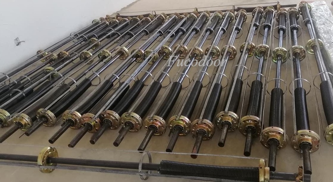 cửa cuốn kéo tay kiểu lò xo úc