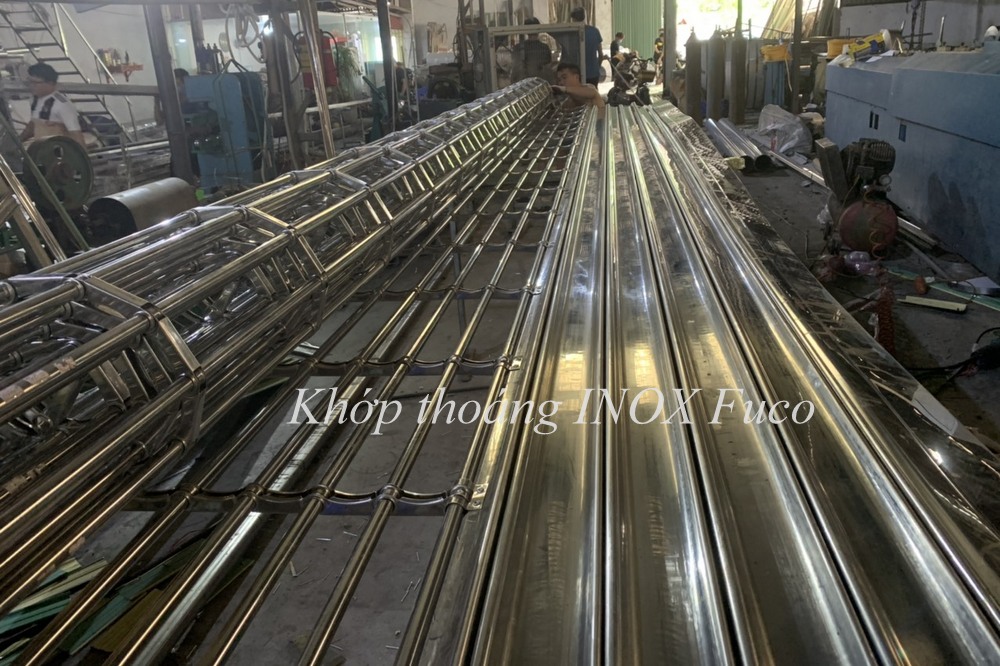 cửa cuốn song ngang  inox 304