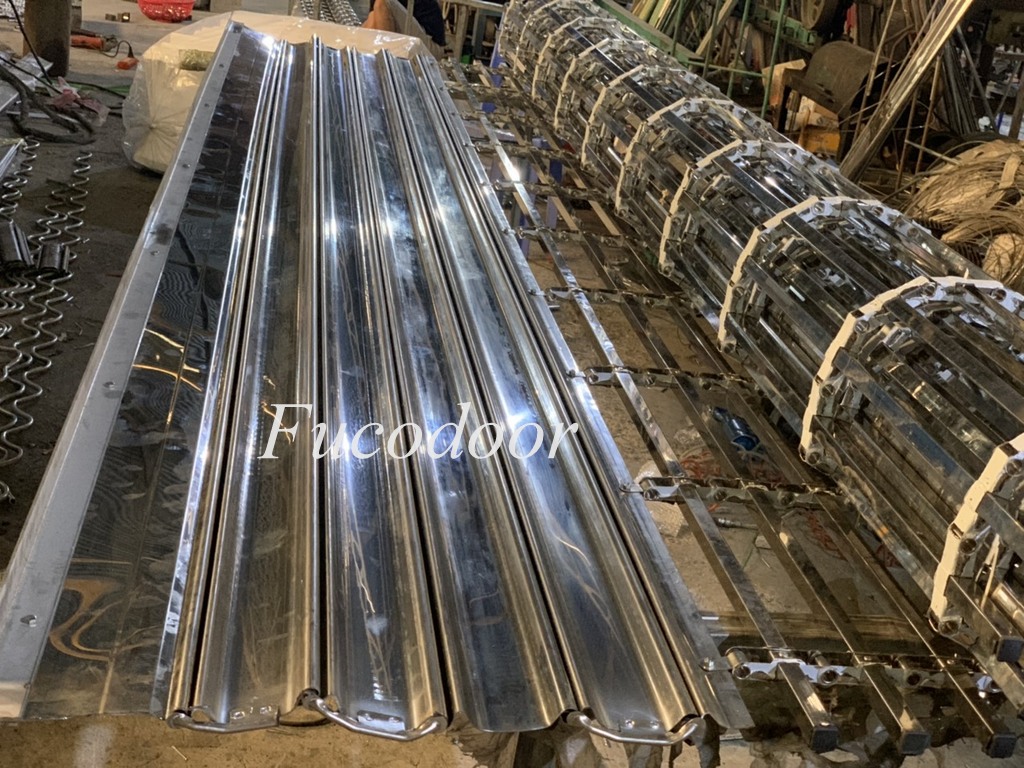 cửa cuốn song ngang inox