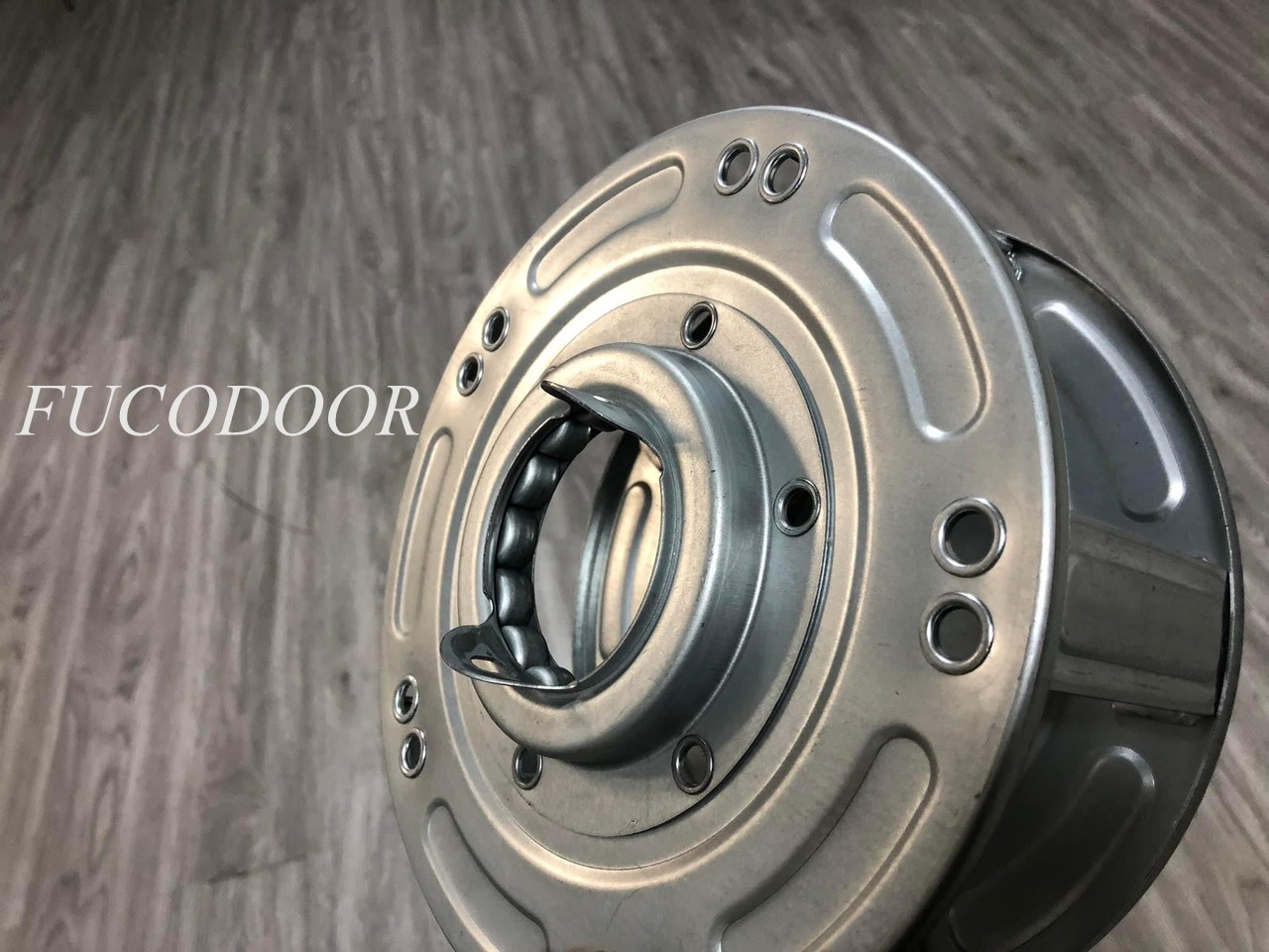 lò xo thép cửa cuốn lò xo lá Fuco, kéo tay