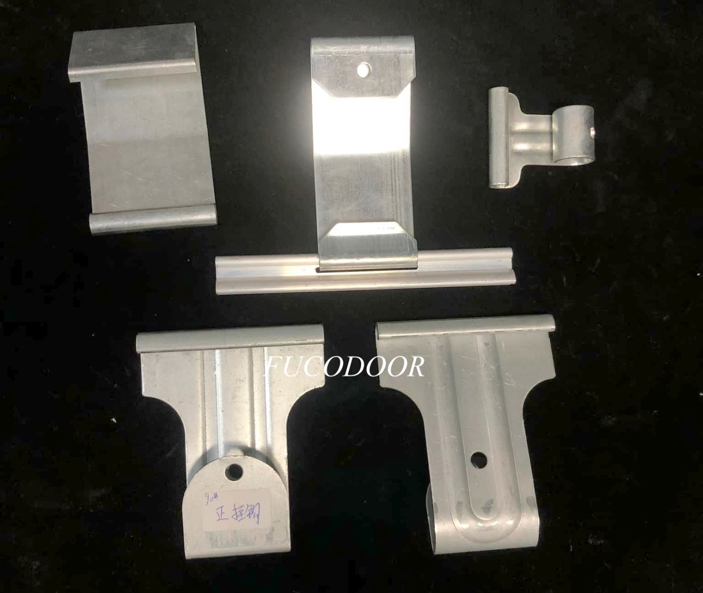 móc lá đầu cửa cuốn thép cửa cuốn lò xo lá Fuco, kéo tay