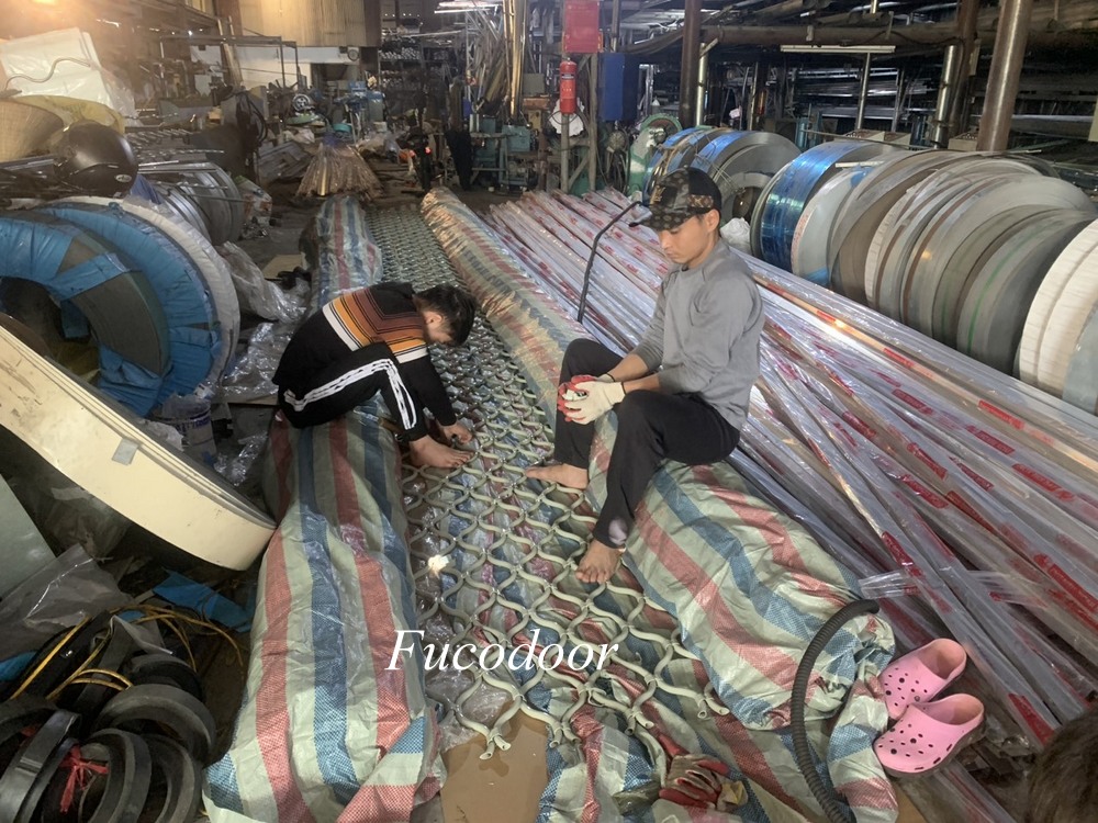 Cửa cuốn mắt võng sơn tĩnh điện Fucodoor, lớn nhất