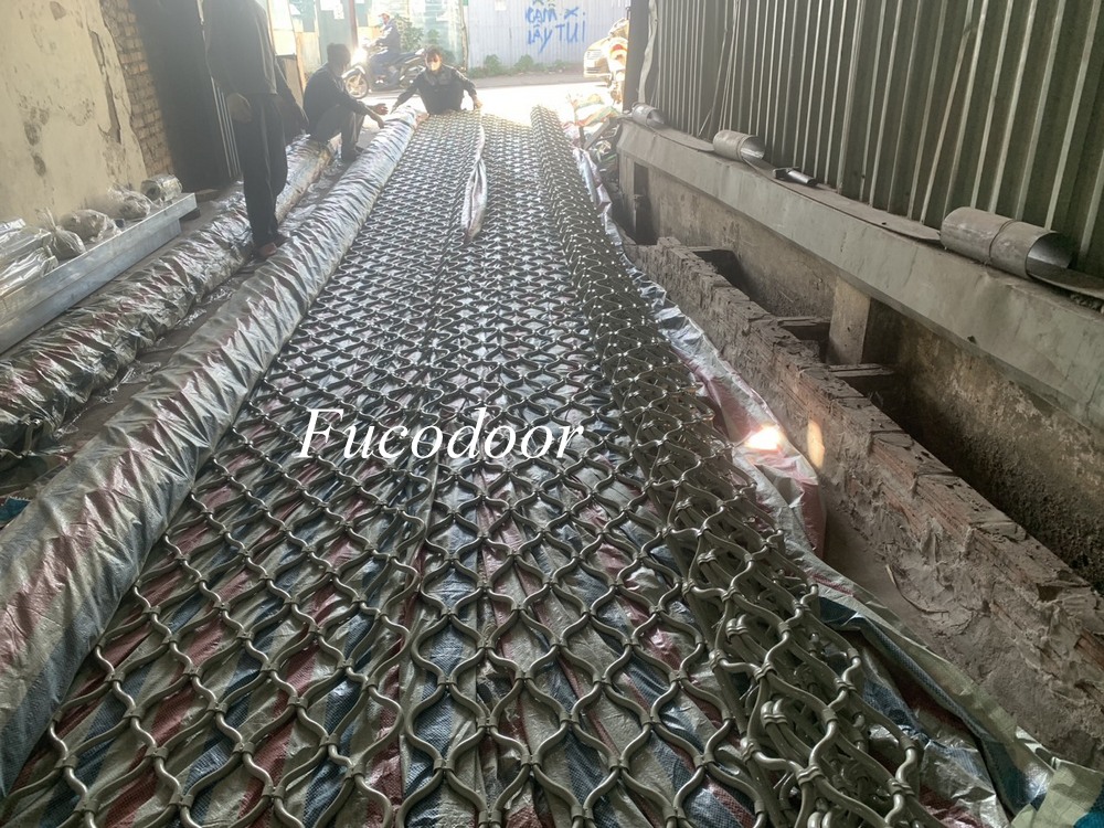 Cửa cuốn mắt võng sơn tĩnh điện Fucodoor, lớn nhất