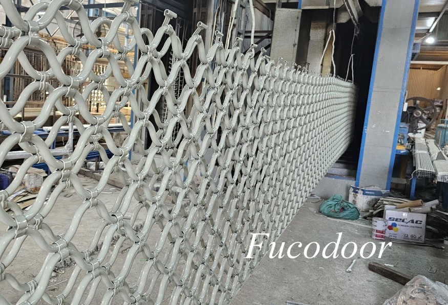 Cửa cuốn mắt võng sơn tĩnh điện Fucodoor, lớn nhất
