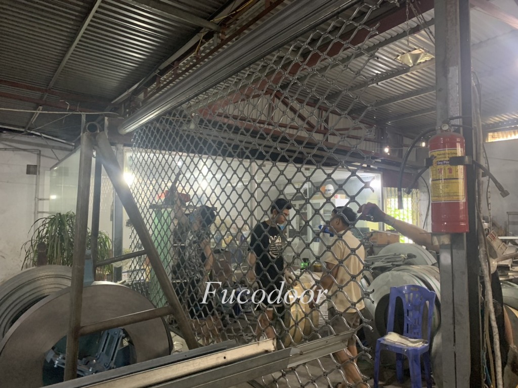 Cửa Cuốn Lưới Mắc Võng inox, Cửa cuốn lưới mắt võng sơn tĩnh điện 