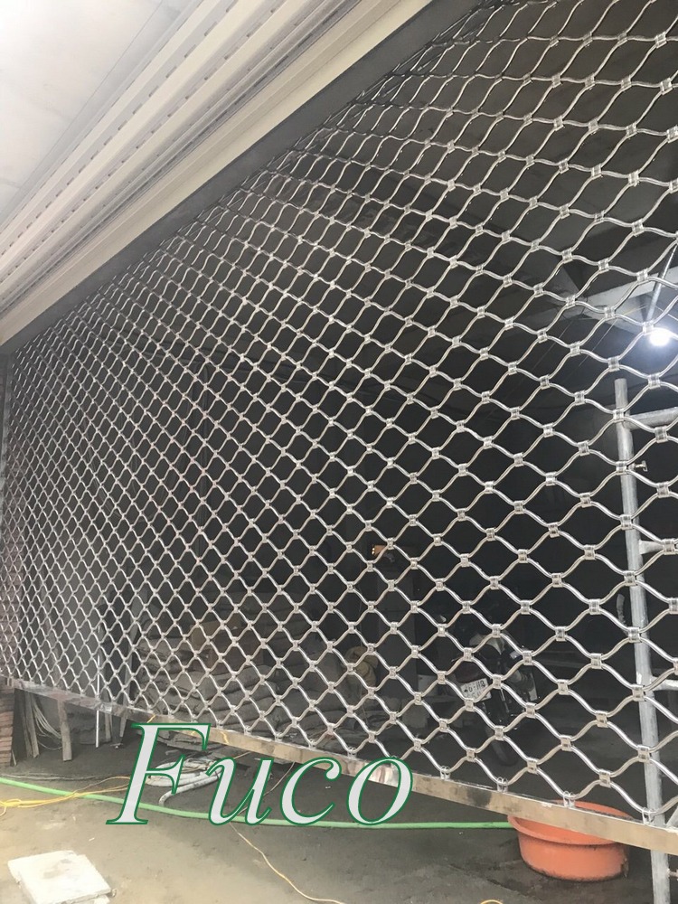 Cửa cuốn Mắt Võng INOX 