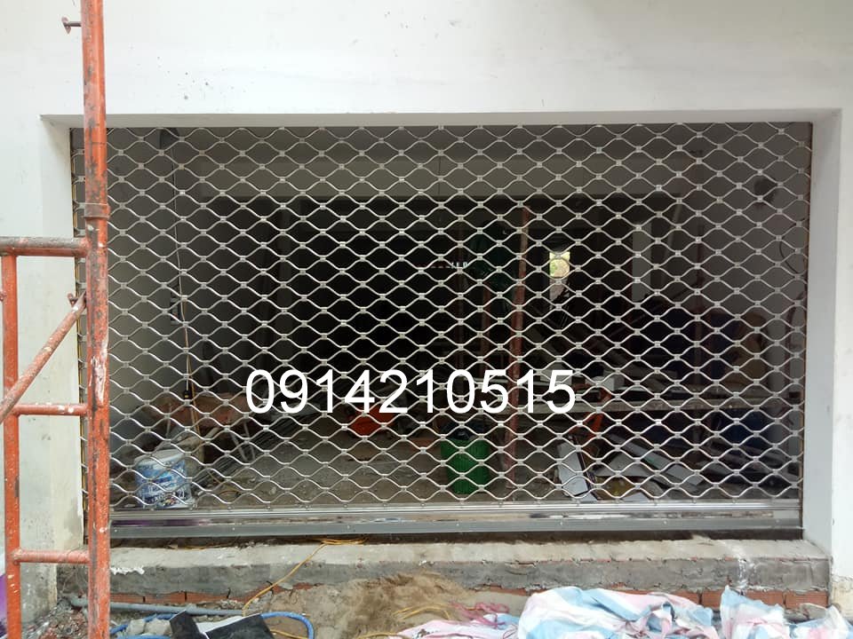 Cửa cuốn nan inox mắt võng
