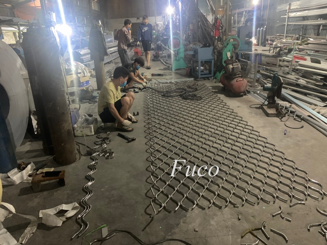 cửa cuốn mắt võng inox 304 tại hà nội