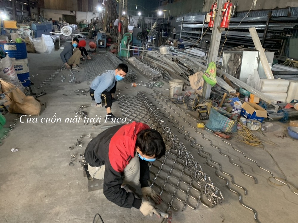 Cửa cuốn lưới mắt võng inox