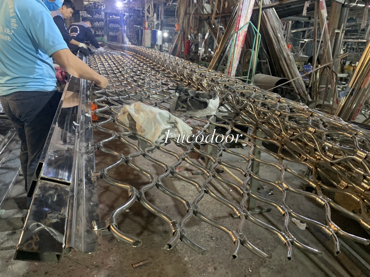 Cửa cuốn mắt võng INOX 304 ống phi 12.7