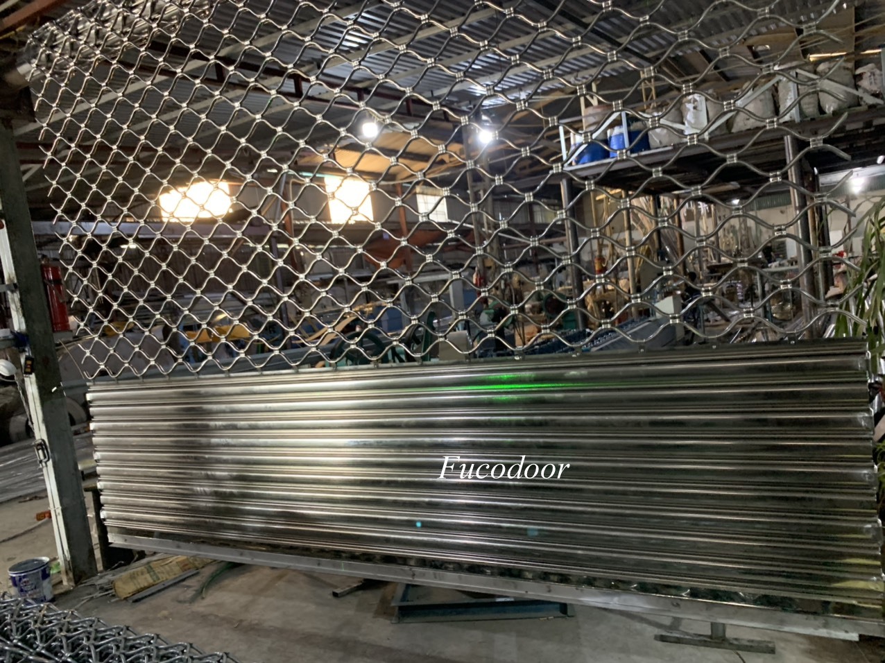 Cửa cuốn lưới mắc võng inox, cửa cuốn mắt võng inox, Báo giá cửa cuốn mắt lưới, cửa cuốn mắt võng