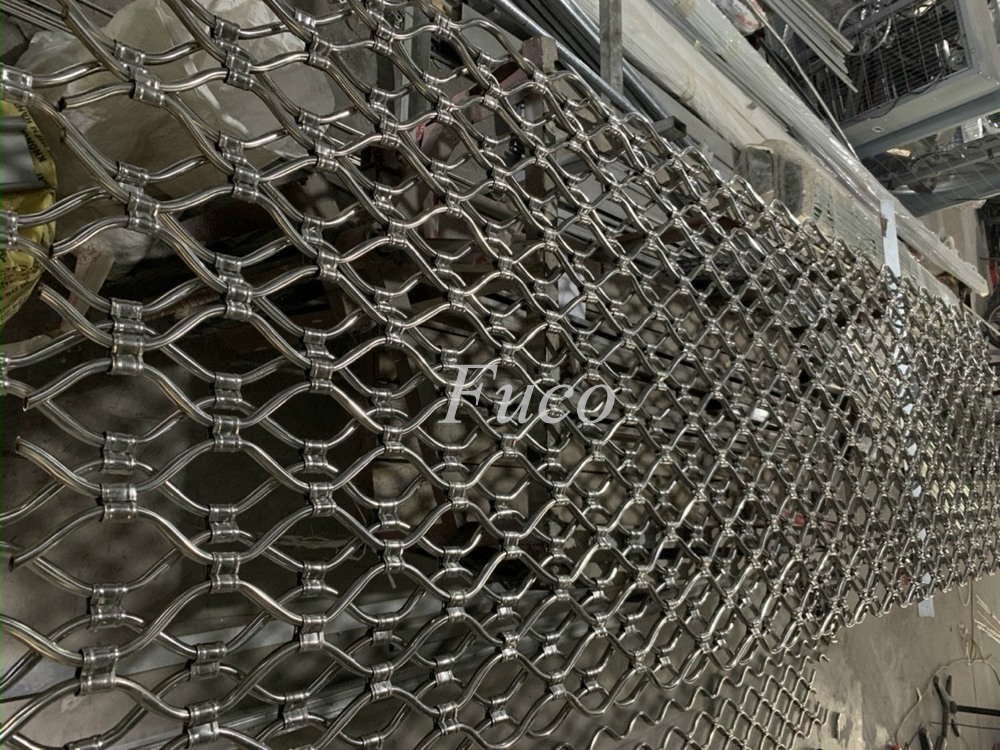 cửa cuốn mắt võng inox