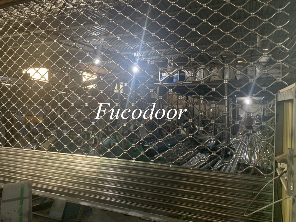 Cửa cuốn mắt võng INOX 304 ống phi 12.7