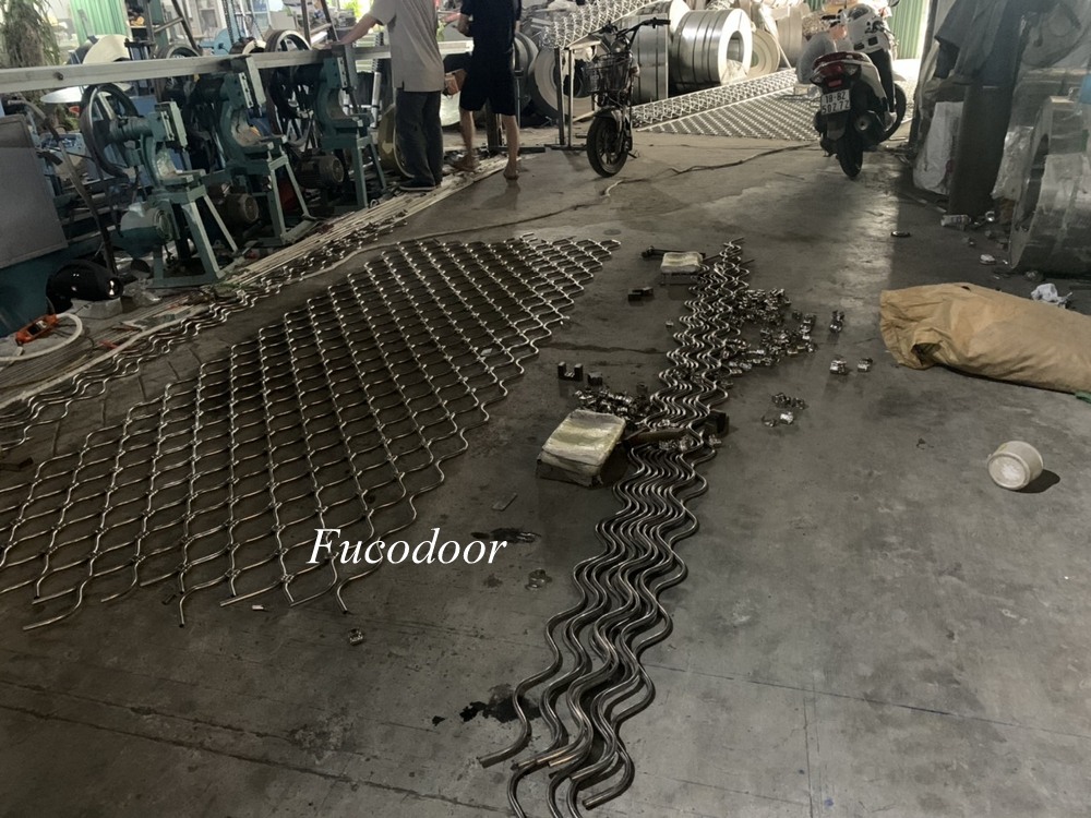 Cửa cuốn mắc võng, Cửa lưới mắt võng