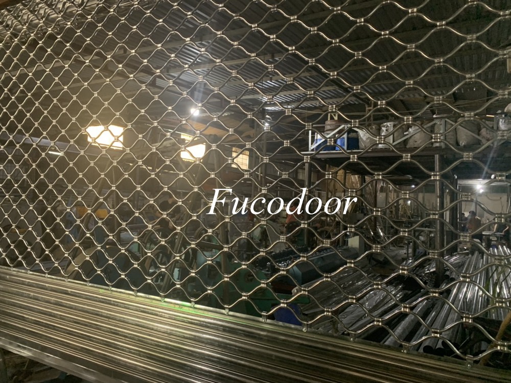 Cửa cuốn mắc võng, Cửa lưới mắt võng