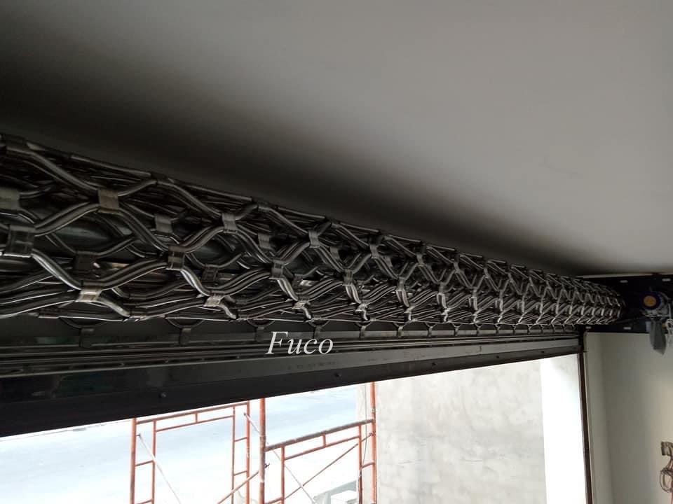 cửa cuốn mắt võng sơn tĩnh điện